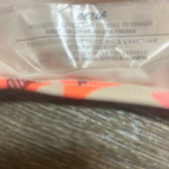 Aerie M NWOT (plastic liner still on-never even tried on) beautiful 1 piece - Picture 14 of 14